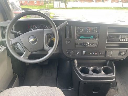 Used 2023 Chevrolet Express 3500 LT w/ LT Preferred Equipment Group RWD image 3