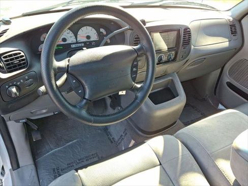 Used 2001 Ford F150 Lightning RWD image 19
