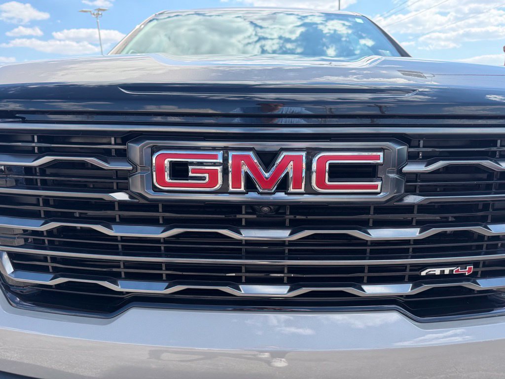 Used 2026 GMC Acadia AT4 w/ Luxury Package AWD/4WD image 7