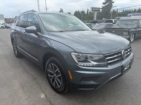 Used 2020 Volkswagen Tiguan SE image 4