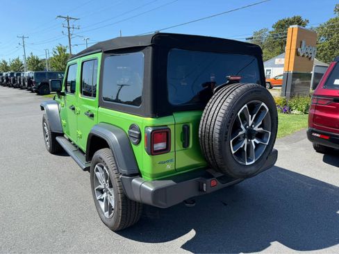 Used 2025 Jeep Wrangler Sport S image 8