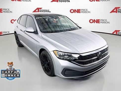 Used 2024 Volkswagen Jetta SE w/ Panoramic Sunroof Package FWD image 1