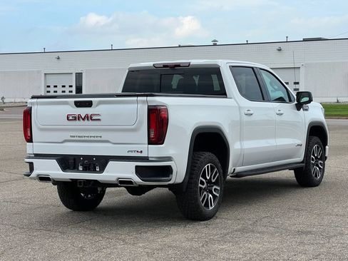 Used 2024 GMC Sierra 1500 AT4 w/ Technology Package AWD/4WD image 44