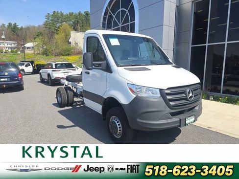 Used 2023 Mercedes-Benz Sprinter 3500 image 1