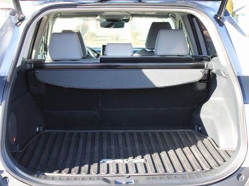 Used 2020 Toyota RAV4 Limited image 28