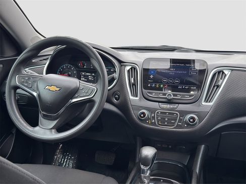 Used 2021 Chevrolet Malibu LT image 19