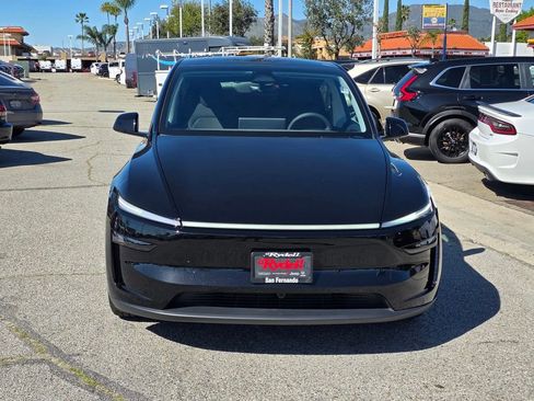 Used 2026 Tesla Model Y 2WD image 2