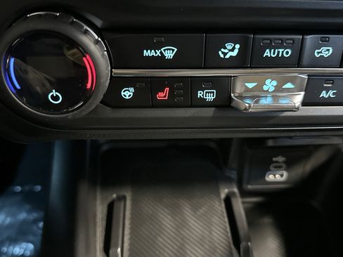 New 2026 Ford Bronco Badlands w/ Sasquatch Package AWD/4WD image 11
