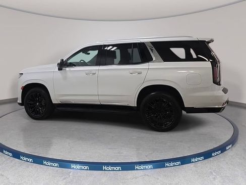 Used 2021 Cadillac Escalade Premium Luxury AWD/4WD image 8