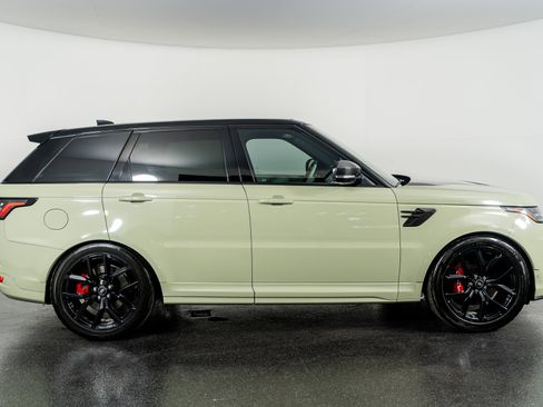 Used 2022 Land Rover Range Rover Sport SVR Carbon Edition image 5
