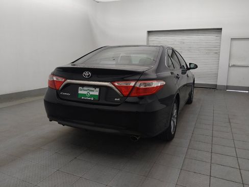 Used 2017 Toyota Camry SE image 7