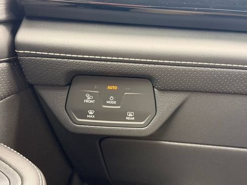Certified 2026 Volkswagen Atlas Cross Sport SE AWD/4WD image 28