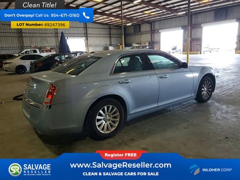 Used 2012 Chrysler 300 image 4