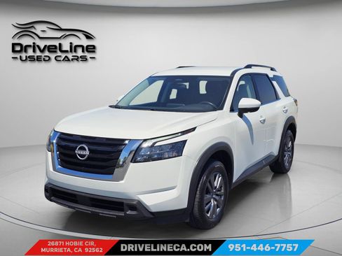 Used 2024 Nissan Pathfinder SV FWD image 5