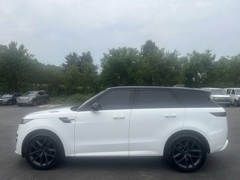 Used 2023 Land Rover Range Rover Sport SE Dynamic image 2