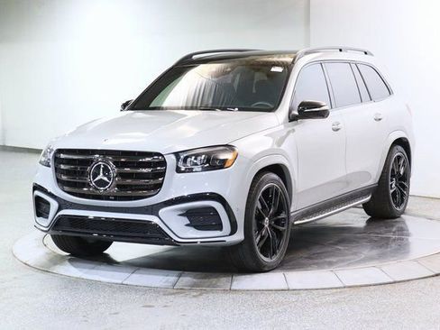 Used 2024 Mercedes-Benz GLS 580 4MATIC image 9