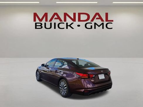Used 2024 Nissan Altima 2.5 SV FWD image 7