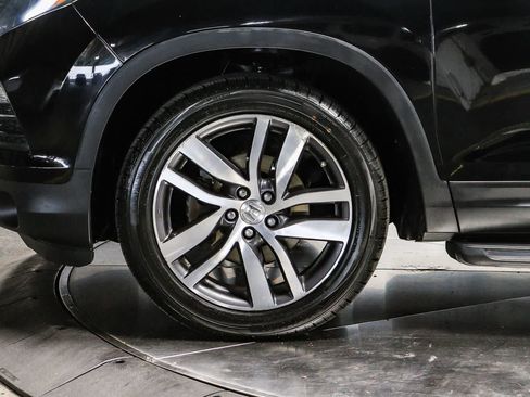 Used 2017 Honda Pilot Touring image 9