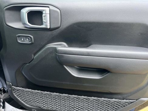 Used 2022 Jeep Wrangler Unlimited Sport w/ Sun And Sound Package image 25