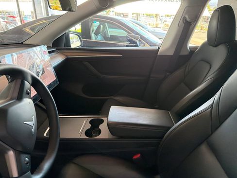 Used 2023 Tesla Model Y Long Range AWD/4WD image 7