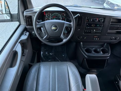 Used 2012 Chevrolet Express 1500 LS image 21