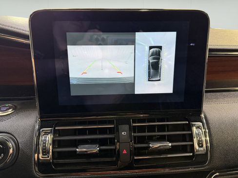 Used 2020 Lincoln Navigator Reserve w/ Equipment Group 208A Reserve AWD/4WD image 19