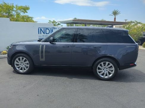 Used 2024 Land Rover Range Rover SE AWD/4WD image 8