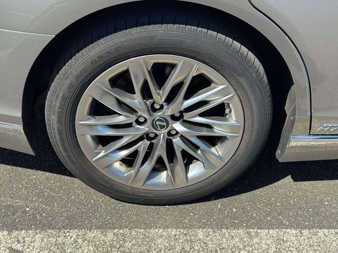 Used 2018 Lexus LS 500h AWD image 10