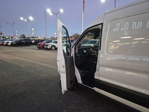 New 2026 Ford Transit 250 148 Medium Roof w/ Load Area Protection Package image 15