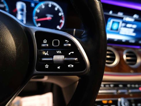 Used 2019 Mercedes-Benz E 300 4MATIC w/ Premium 1 Package image 40
