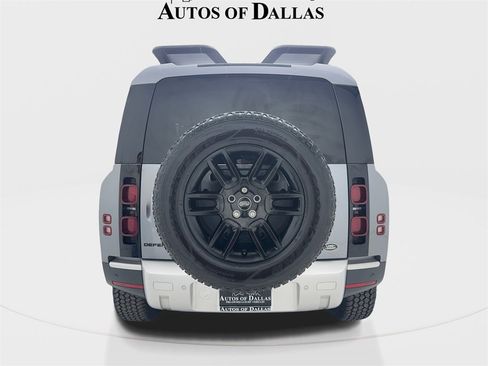 Used 2023 Land Rover Defender 110 SE image 11