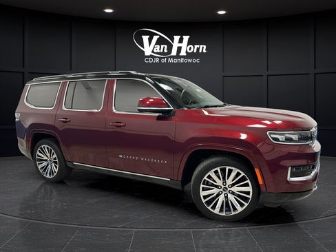 Used 2022 Jeep Grand Wagoneer Series III w/ Rear Seat Video Group 1 AWD/4WD image 1
