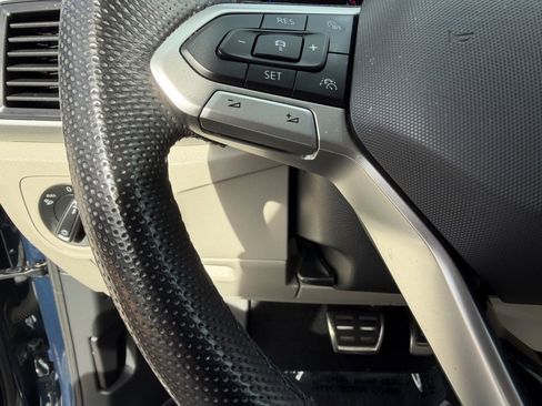 Used 2021 Volkswagen Atlas SEL Premium image 22