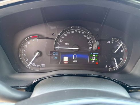 Used 2017 Cadillac XT5 Luxury w/ Driver Awareness Package image 28