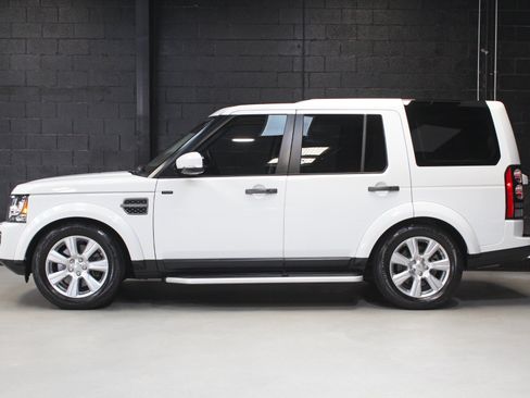 Used 2016 Land Rover LR4 HSE AWD/4WD image 3