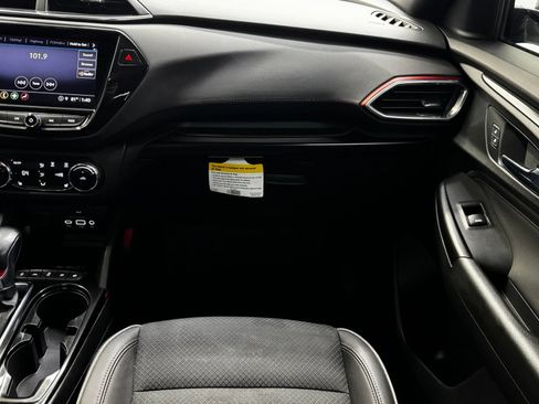 Used 2021 Chevrolet TrailBlazer RS w/ Sun and Liftgate Package FWD image 16