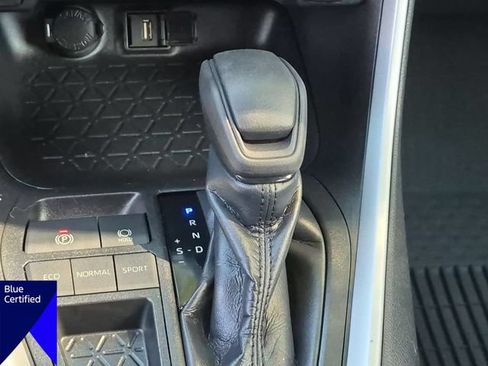 Used 2020 Toyota RAV4 XLE w/ Convenience Package FWD image 26