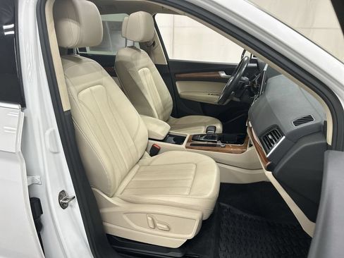 Used 2023 Audi Q5 2.0T Premium w/ Convenience Package AWD/4WD image 23