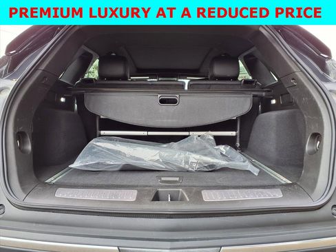 Used 2023 Cadillac XT5 Premium Luxury image 6