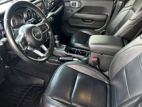 Used 2021 Jeep Wrangler Unlimited Sahara AWD/4WD image 10
