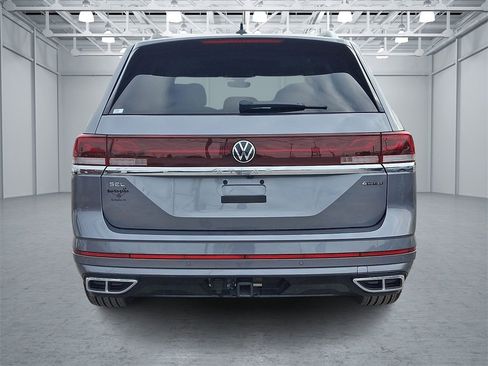 Certified 2025 Volkswagen Atlas SEL Premium R-Line image 5