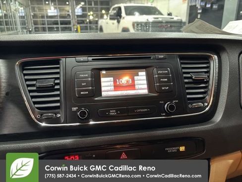 Used 2016 Kia Sedona LX w/ LX Convenience Package image 17