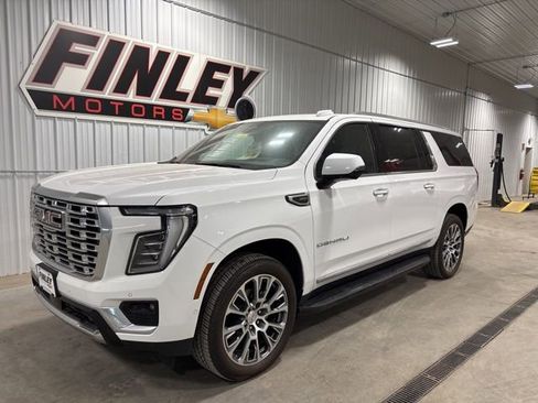 Used 2025 GMC Yukon XL Denali image 5