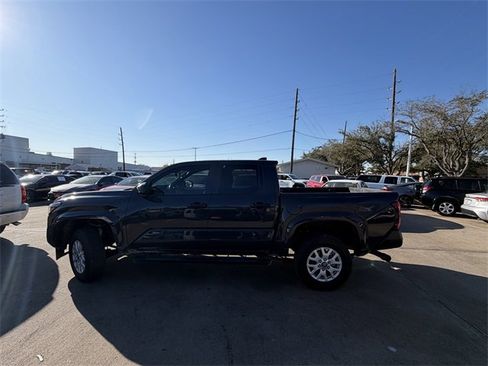 Used 2025 Toyota Tacoma SR image 8