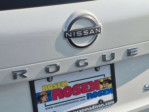 Used 2023 Nissan Rogue SL AWD/4WD image 10