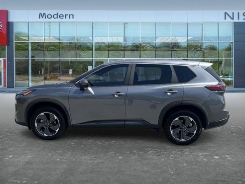 Certified 2025 Nissan Rogue SV FWD image 8