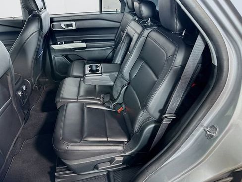 Certified 2021 Ford Explorer XLT w/ Equipment Group 202A image 19