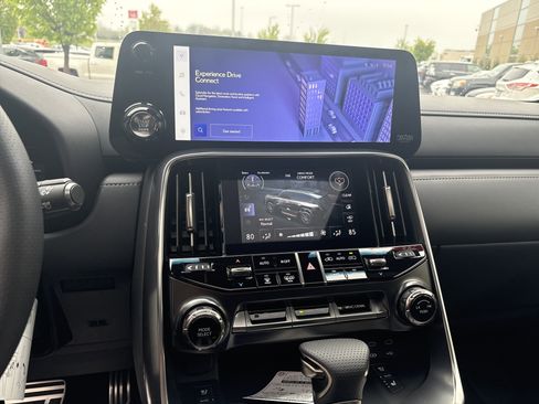 Used 2026 Lexus LX 600 F Sport image 30