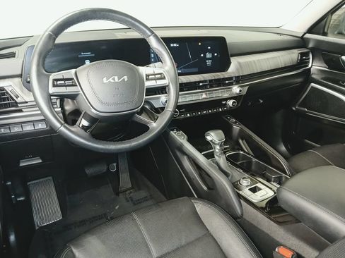 Used 2024 Kia Telluride EX w/ EX Captain's Chair Package AWD/4WD image 9
