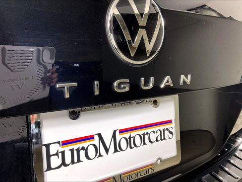 Used 2023 Volkswagen Tiguan SE image 34